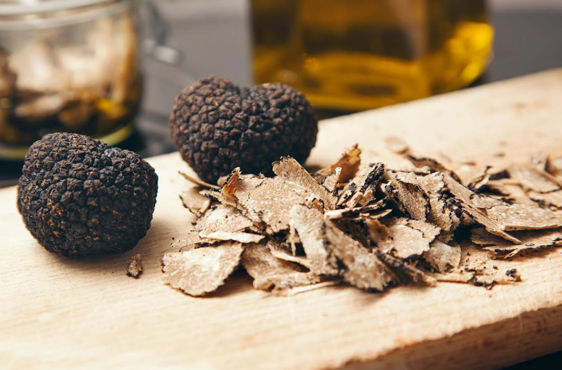 Immagine di copertina per Tartuficoltura risorsa contro la Xylella e traino gastronomico